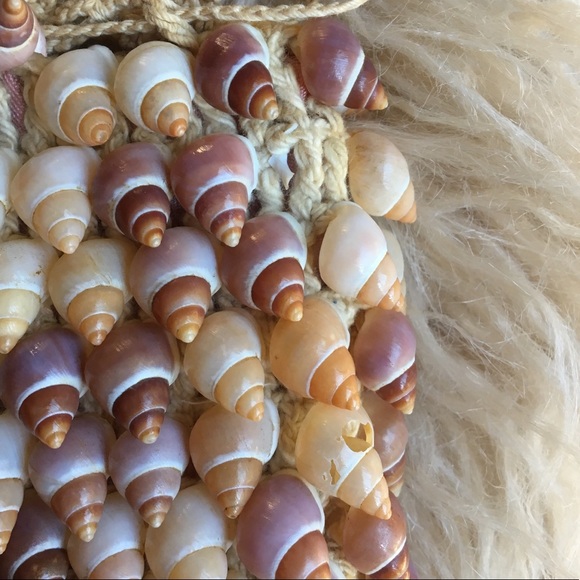 Shell Drawstring/clutch Purse - Picture 7 of 8